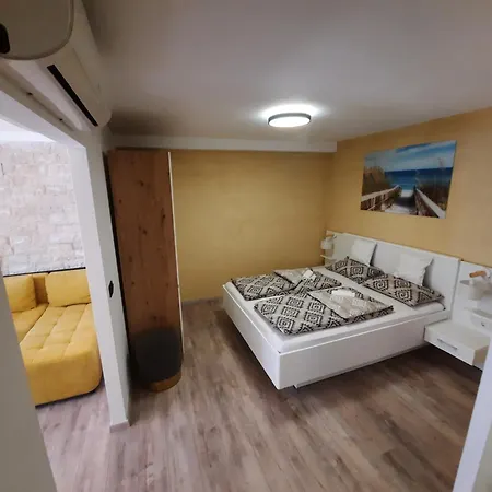 Apartments And Rooms Lucia&Veronica 3*