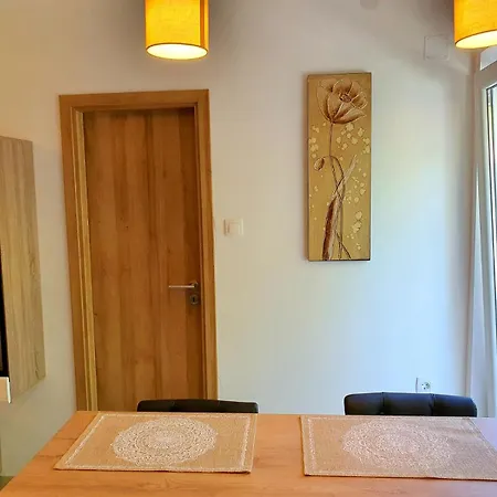 Gasthof Apartments And Rooms Lucia&Veronica Dramalj